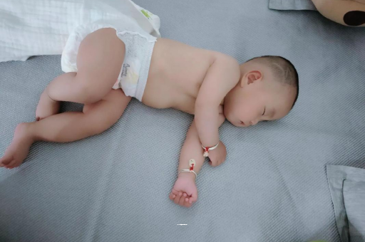 博尔塔拉宝宝发烧可以喝牛奶吗